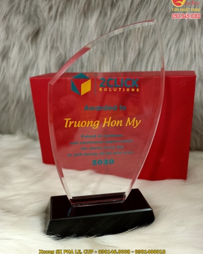 Kỷ niệm chương pha lê, Xưởng sản xuất pha lê (14)