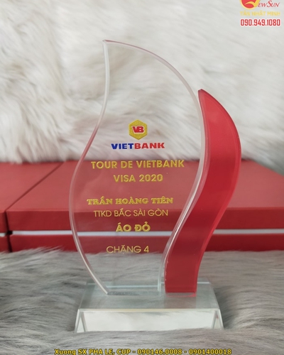 Kỷ niệm chương pha lê, Xưởng sản xuất pha lê (5)