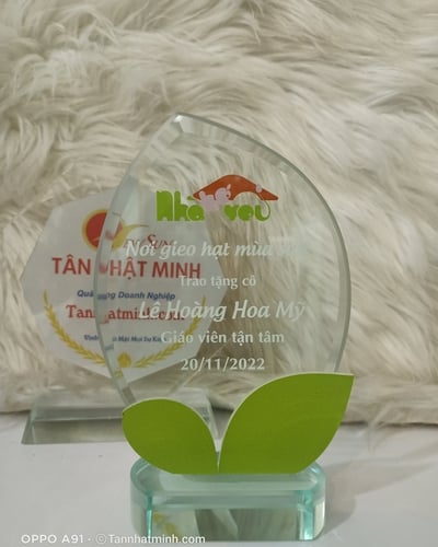 kỷ niệm chương thủy tinh giá siêu rẻ 16