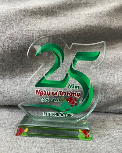 kỷ niệm chương thủy tinh giá siêu rẻ 18