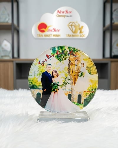 Kỷ niệm chương in ảnh lên pha lê mẫu tròn