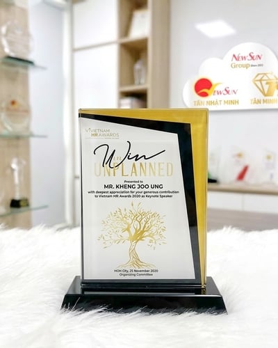 Kỷ niệm chương giá rẻ pha lê chữ nhật đứng