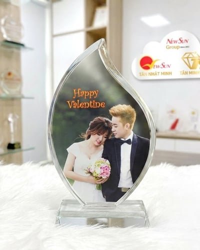 In ấn kỷ niệm chương đẹp tặng bạn mẫu ngọn lửa tình yêu