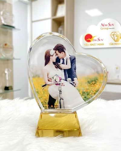 Quà tặng pha lê, kỷ niẹm chương pha lê in hình trái tim