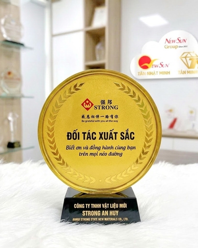 Sản xuất Kỷ niệm chương, mẫu pha lê Trong đẹp