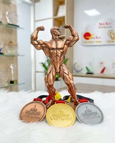 Làm Cúp Theo Yêu Cầu - Dịch Vụ Đúc Khuôn Tượng Thể Hình Và Huy Chương