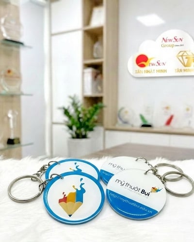 Xưởng Sản Xuất Móc Khóa Mica Theo Yêu Cầu - In Logo Giá Xưởng