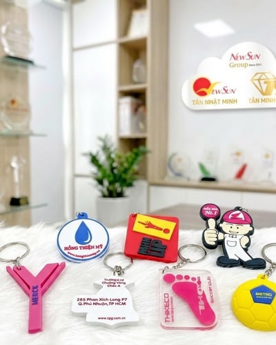 Sản Xuất Móc Khóa Định Hình Cao Su Theo Yêu Cầu Nhận >3000 cái