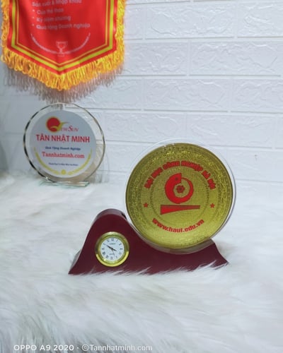 Sản xuất Kỷ niệm chương gỗ đồng, Bảng vinh danh theo yêu cầu
