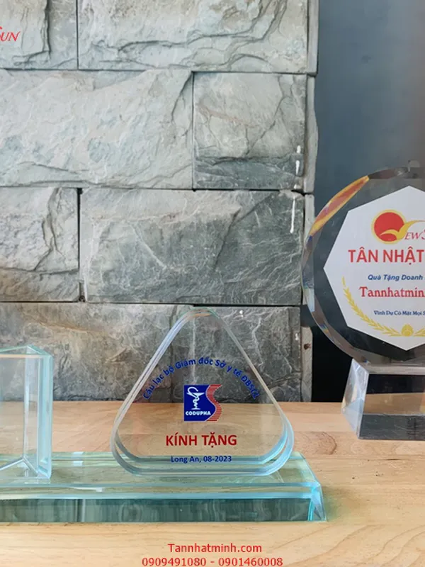 kỷ niệm chương đẹp, để manecard 