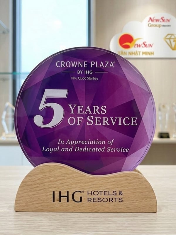 Kỷ niệm chương pha lê, Kỷ niệm chương Tròn gỗ đẹp (3)