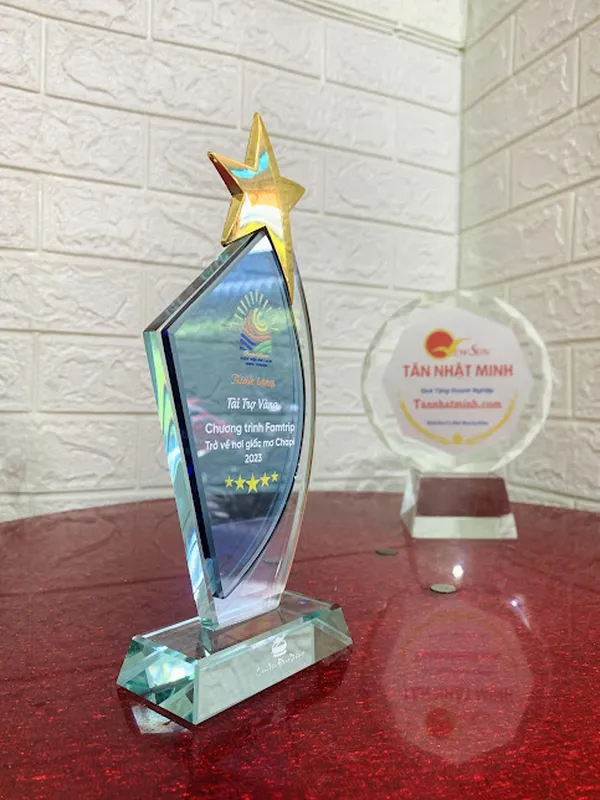 Kỷ niệm chương pha lê, Xưởng sản xuất pha lê đẹp- 32