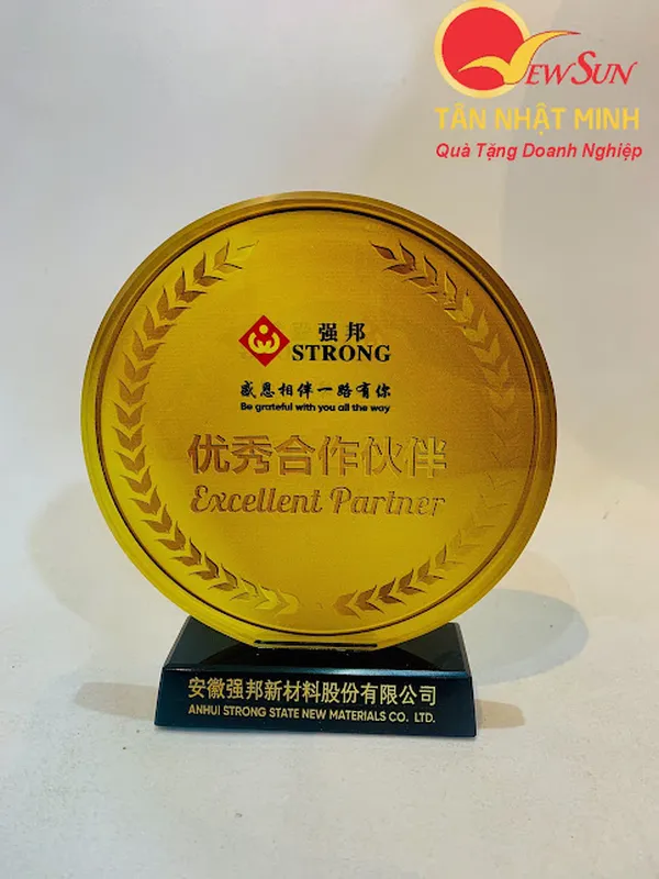 Sản xuất Kỷ niệm chương, mẫu pha lê thủy tinh giá rẻ