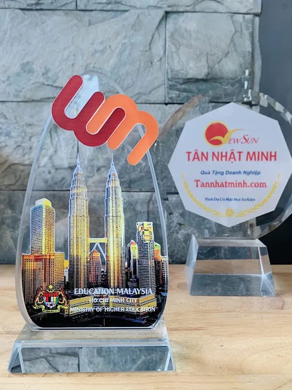 Làm kỷ niệm chương, xưởng pha lê đẹp - 11