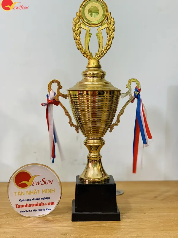 Cúp thể thao kim loại 112
