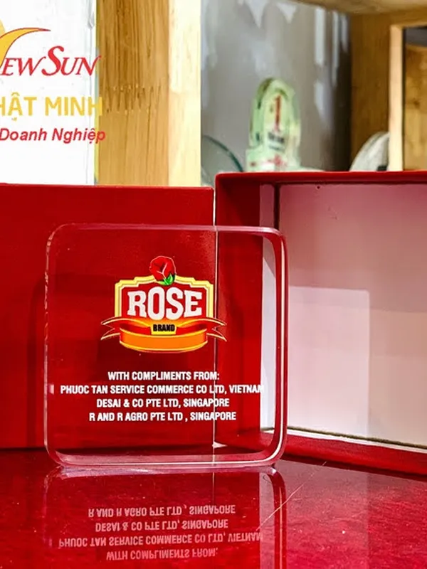 Chặn giấy pha lê, kỷ niệm chương đẹp -43