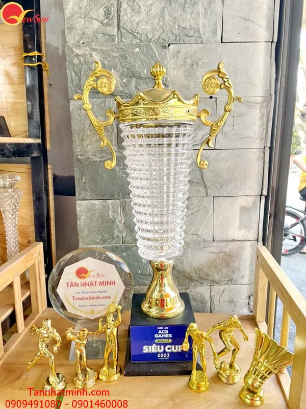 Cúp thể thao kim loại 76