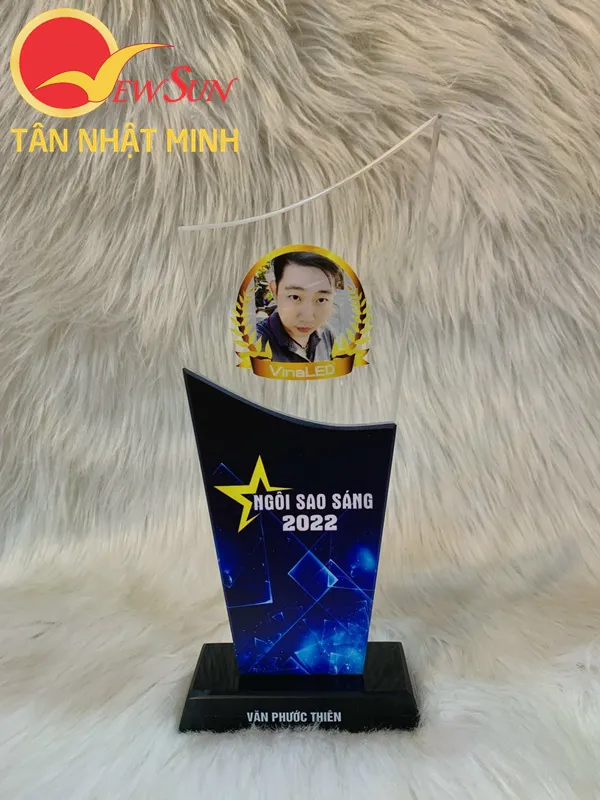 Kỷ niệm chương pha lê, Xưởng sản xuất pha lê (34)