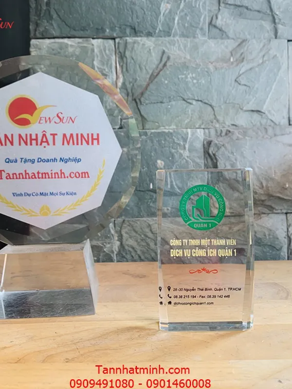 Chặn giấy pha lê, Bán kỷ niệm chương, pha lê đẹp - 10