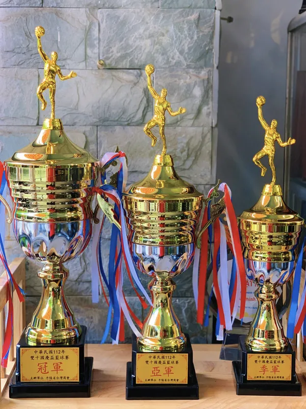 Cúp Bóng Rổ Kim Loại