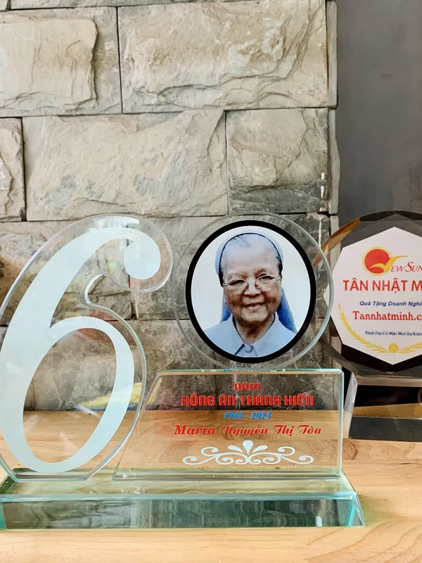 Kỷ niệm chương số năm 60-B