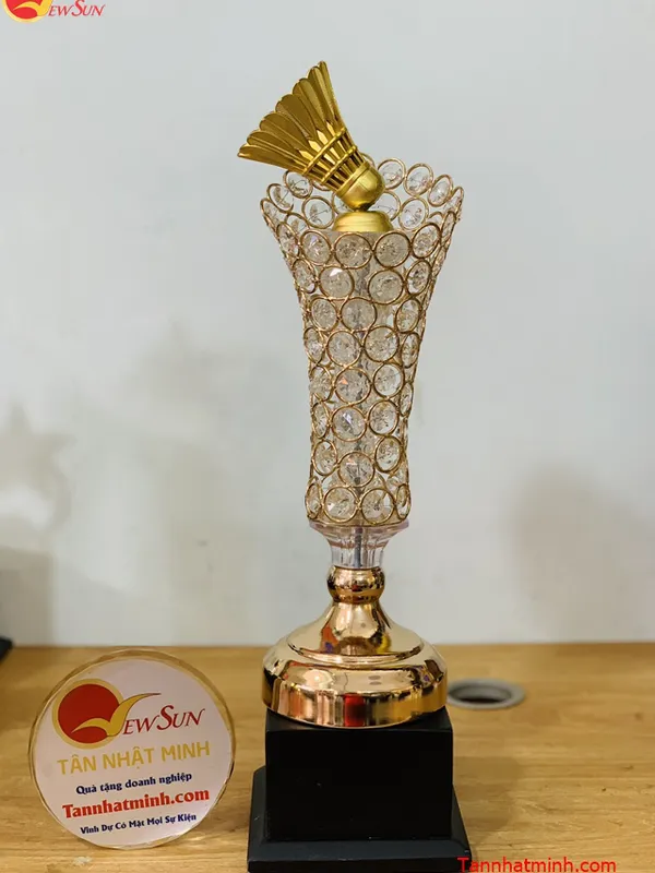 Cúp thể thao kim loại 16