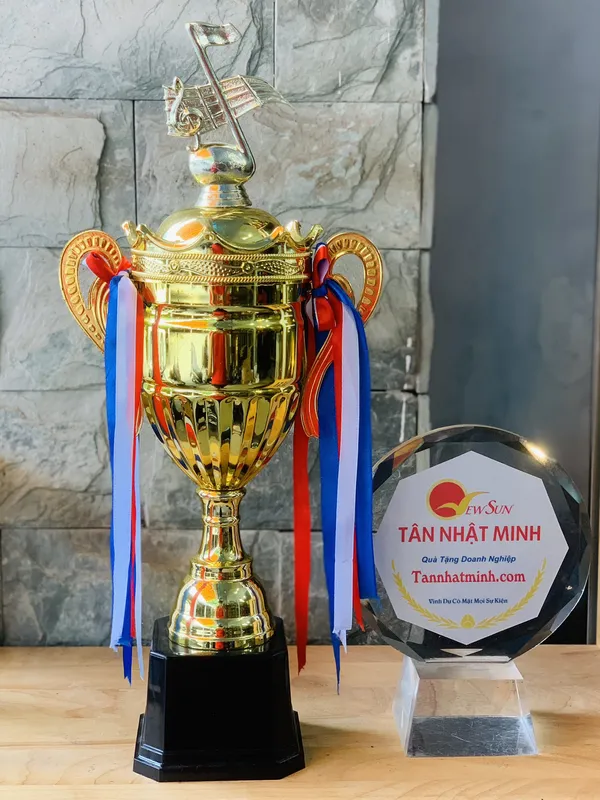 Cúp Âm Nhạc Kim Loại