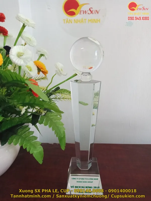 Cúp pha lê giá rẻ 8