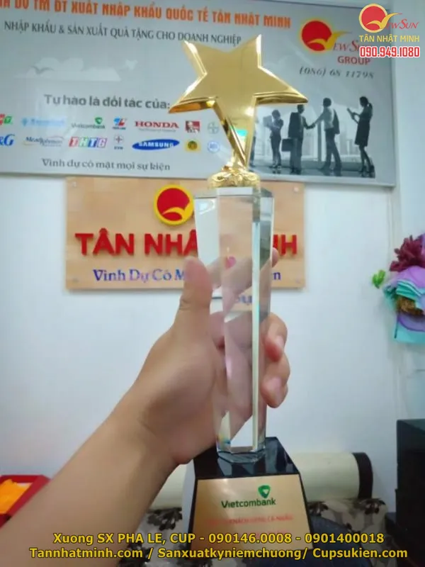 Cúp pha lê giá rẻ 19