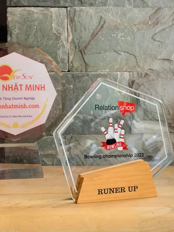 kỷ niệm chương pha lê giá siêu rẻ 23