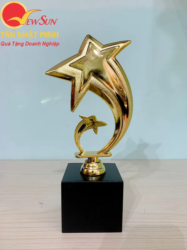 Cúp nhựa giá rẻ 21