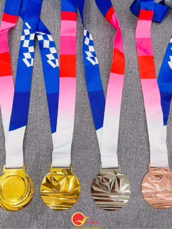 Huy chương giá rẻ hàng sẵn 2