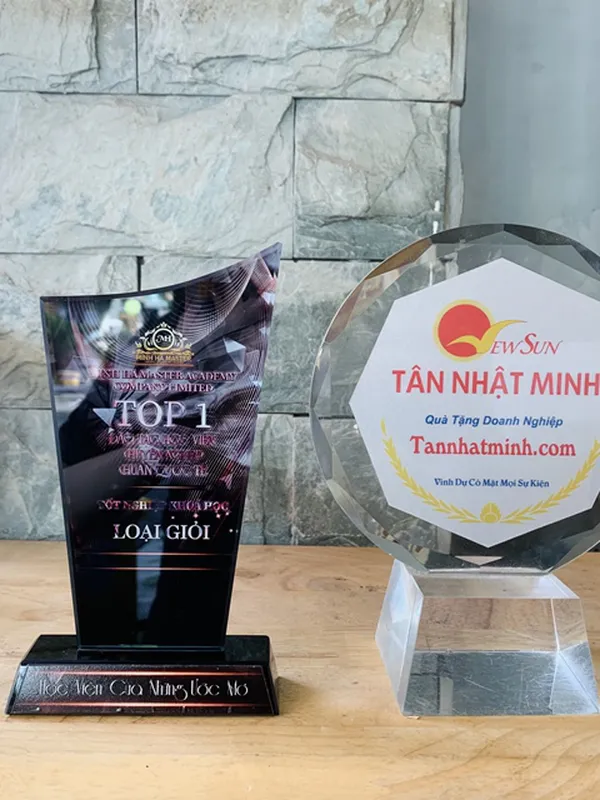 Các Mẫu Kỷ Niệm Chuong - Đẹp Và Nơi Sản Xuất Uy Tín