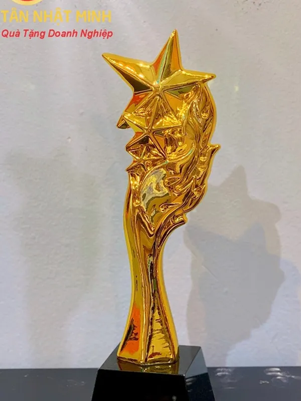 Cúp vinh danh, lưu niệm mạ vàng 12