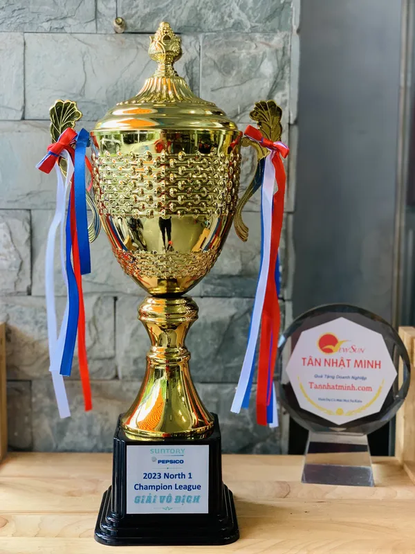 Cúp thể thao kim loại 84