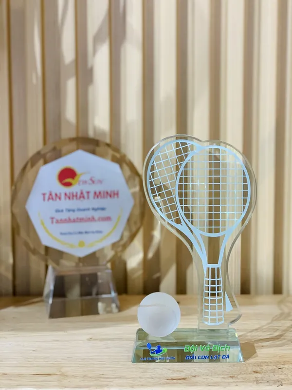 Cúp tennis, Mẫu cúp tennis, Hàng nhập đầy kho  ( Giá bán lẻ)- 18 (D)