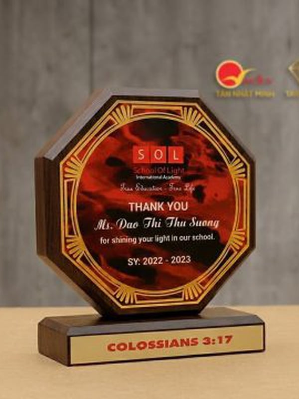 Biểu trưng Gỗ đồng ( Nhận làm lẻ) viền sang trọng (2)