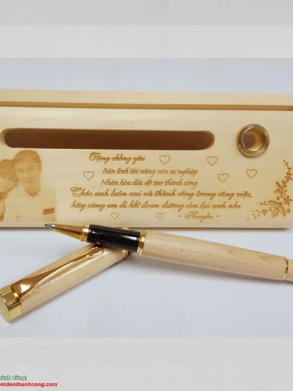 Hộp + Bút Gỗ Khắc Tên Quà Tặng 4
