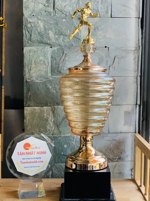 Cúp Chạy bộ Pha Lê Cao cấp