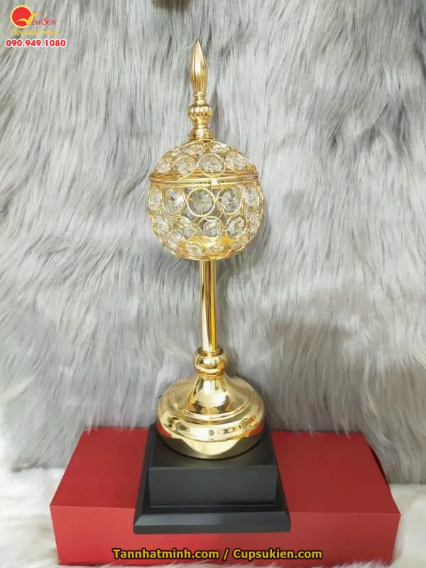 Cúp thể thao kim loại 97