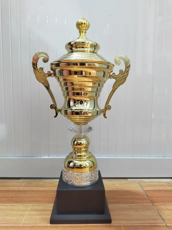 Cúp thể thao kim loại 1