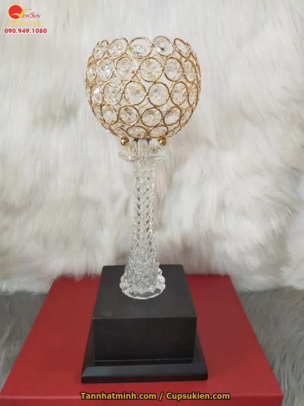 Cúp giải thưởng kim loại 40