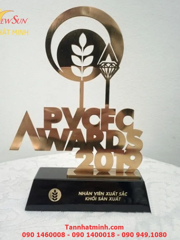 Cúp vinh danh, Cúp Kim loại, Cao cấp -9