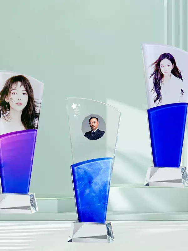 Kỷ niệm chương pha lê, Xưởng sản xuất pha lê (32)