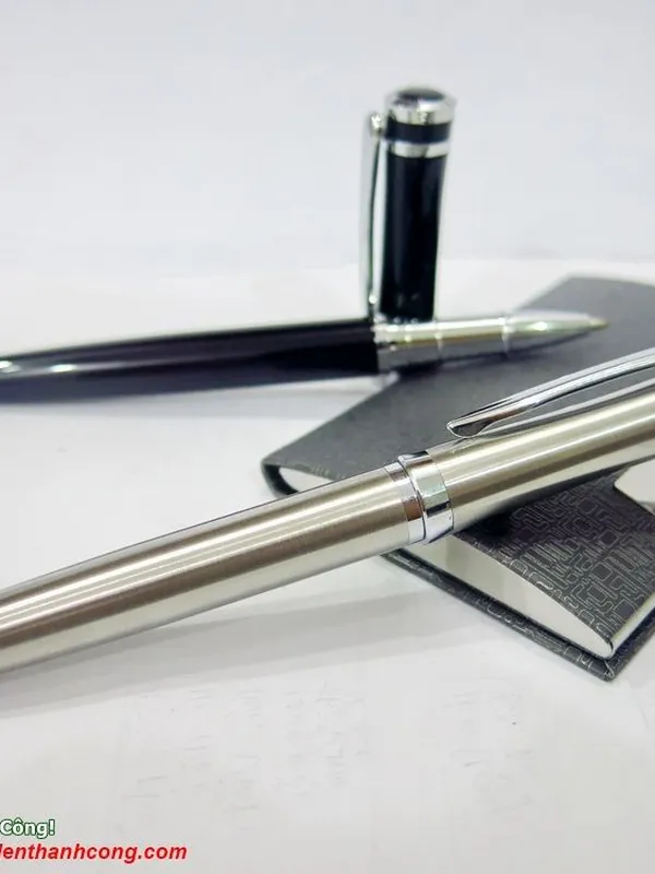 Bút Ký Kim Loại Khắc Tên Sang Trọng, bút kim loại quà tặng