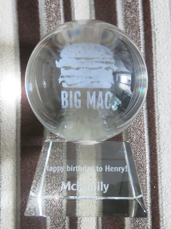 Quả cầu khắc Logo công ty, Pha lê xoay 3d (theo yêu cầu)