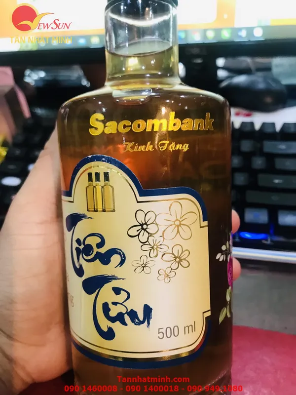 In trên mọi chất liệu, nhận in gia công - chai rượu - In nhũ vàng