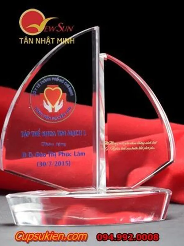 kỷ niệm chương đẹp, xưởng sản xuất pha lê -37