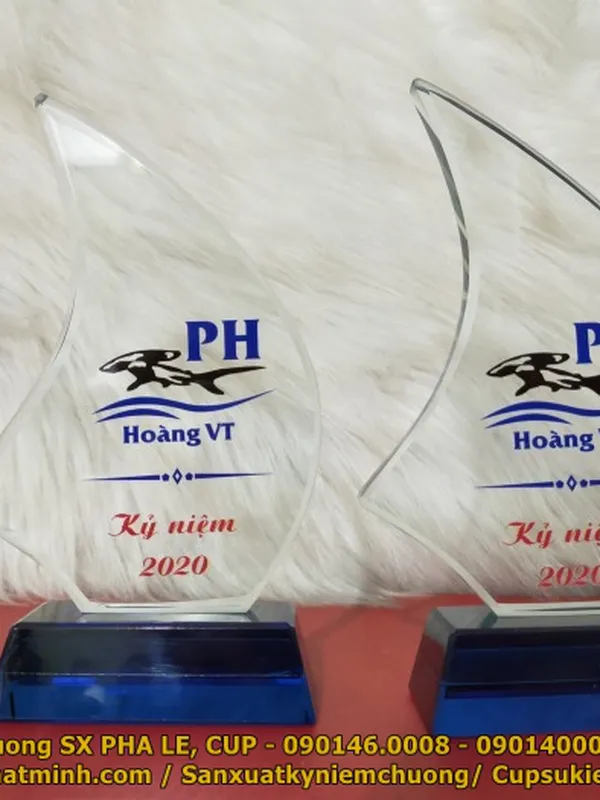 Kỷ niệm chương pha lê, Xưởng sản xuất pha lê (9)