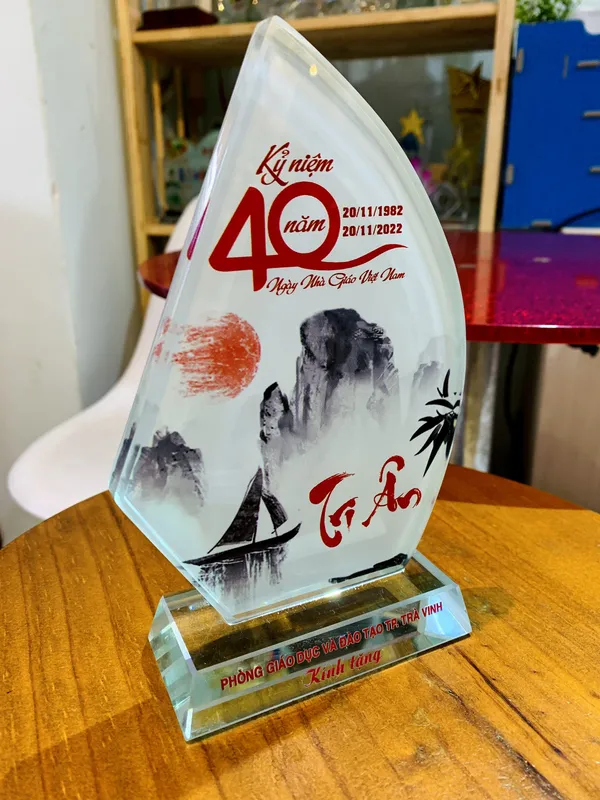 kỷ niệm chương thủy tinh giá siêu rẻ 15
